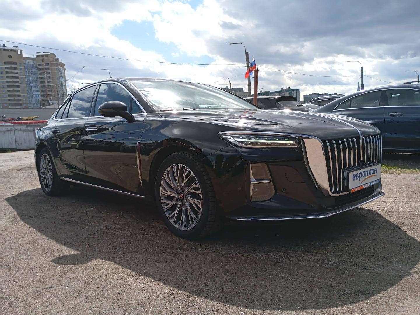 Hongqi H5,  164 628 км, 2024 года в лизинг