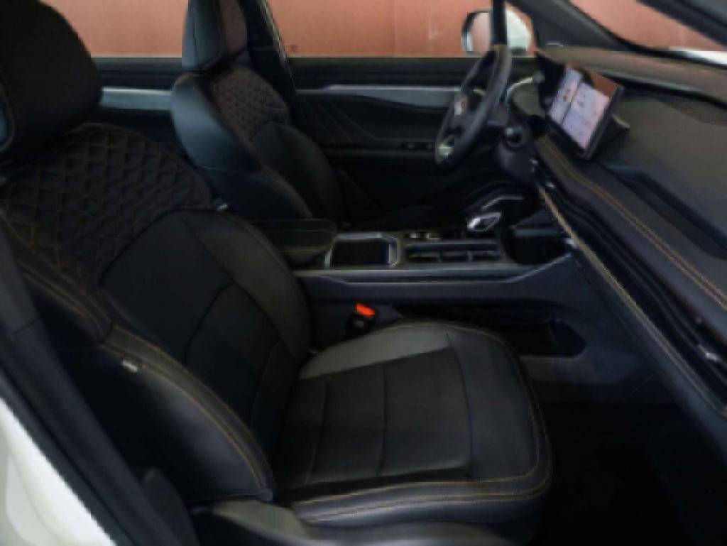 Geely Okavango Flagship 2.0T 7DCT 2WD