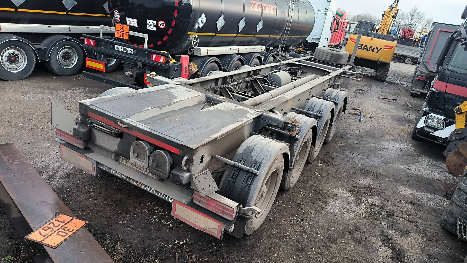 Тонар Контейнеровоз 9988, 2023 года в лизинг