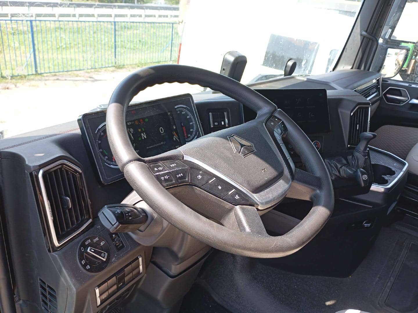 Sitrak С7Н MAX 6×4 ZZ4256V364HE,  119 249 км, 2023 года в лизинг