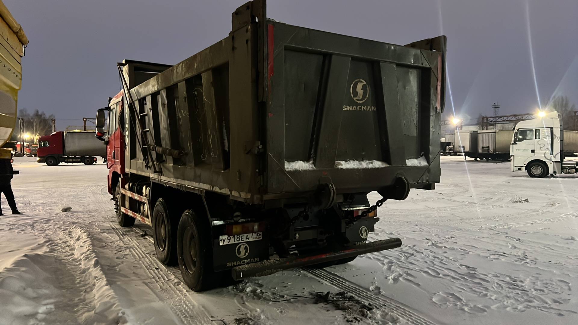 Shacman SX32586V384,  140 805 км, 2023 года в лизинг