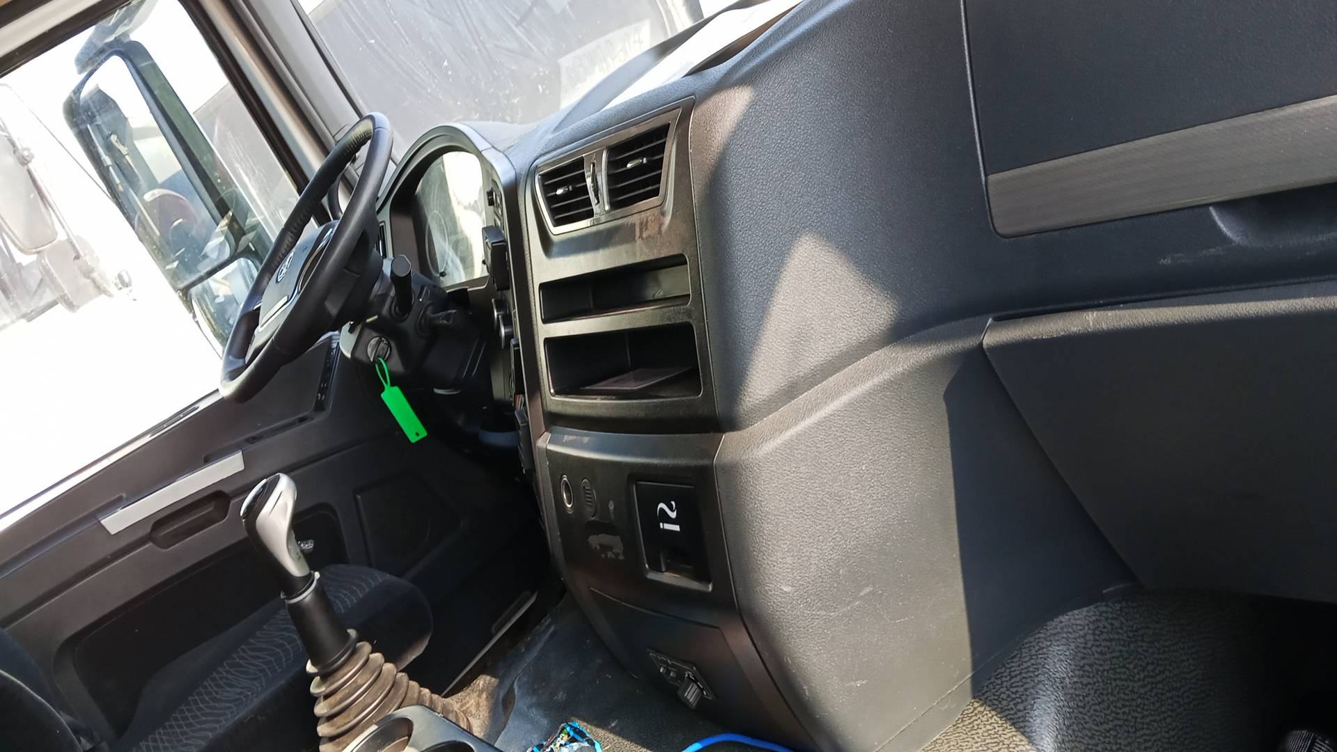 Shacman SX32586T384,  136 411 км, 2022 года в лизинг