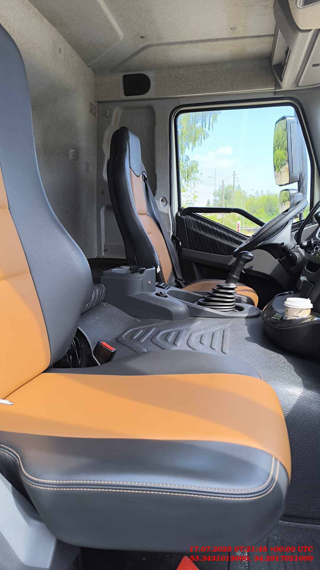 FAW CA3250P66K2T1E5 6х4,  8 543 км, 2024 года в лизинг