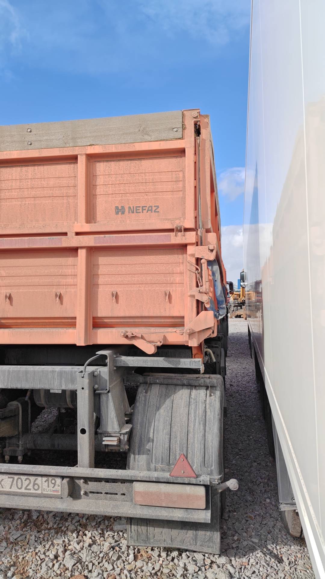 НЕФАЗ Самосвальный 8560, 2023 года в лизинг