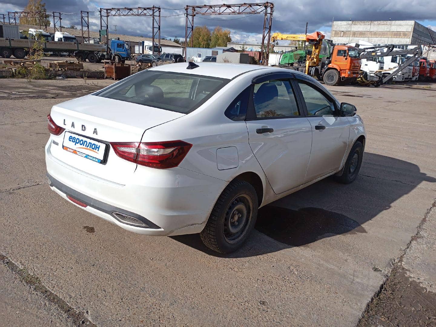 Lada Vesta седан,  70 002 км, 2024 года в лизинг