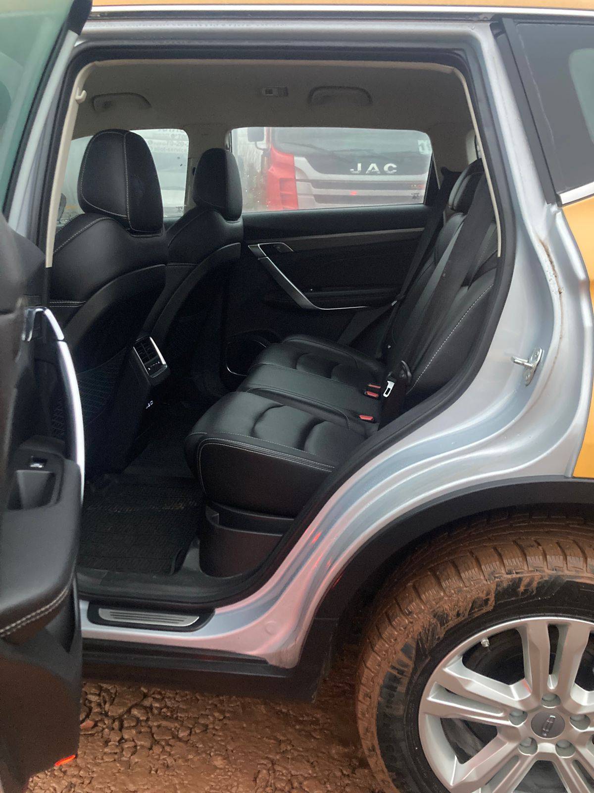 Geely Atlas Pro,  148 502 км, 2022 года в лизинг