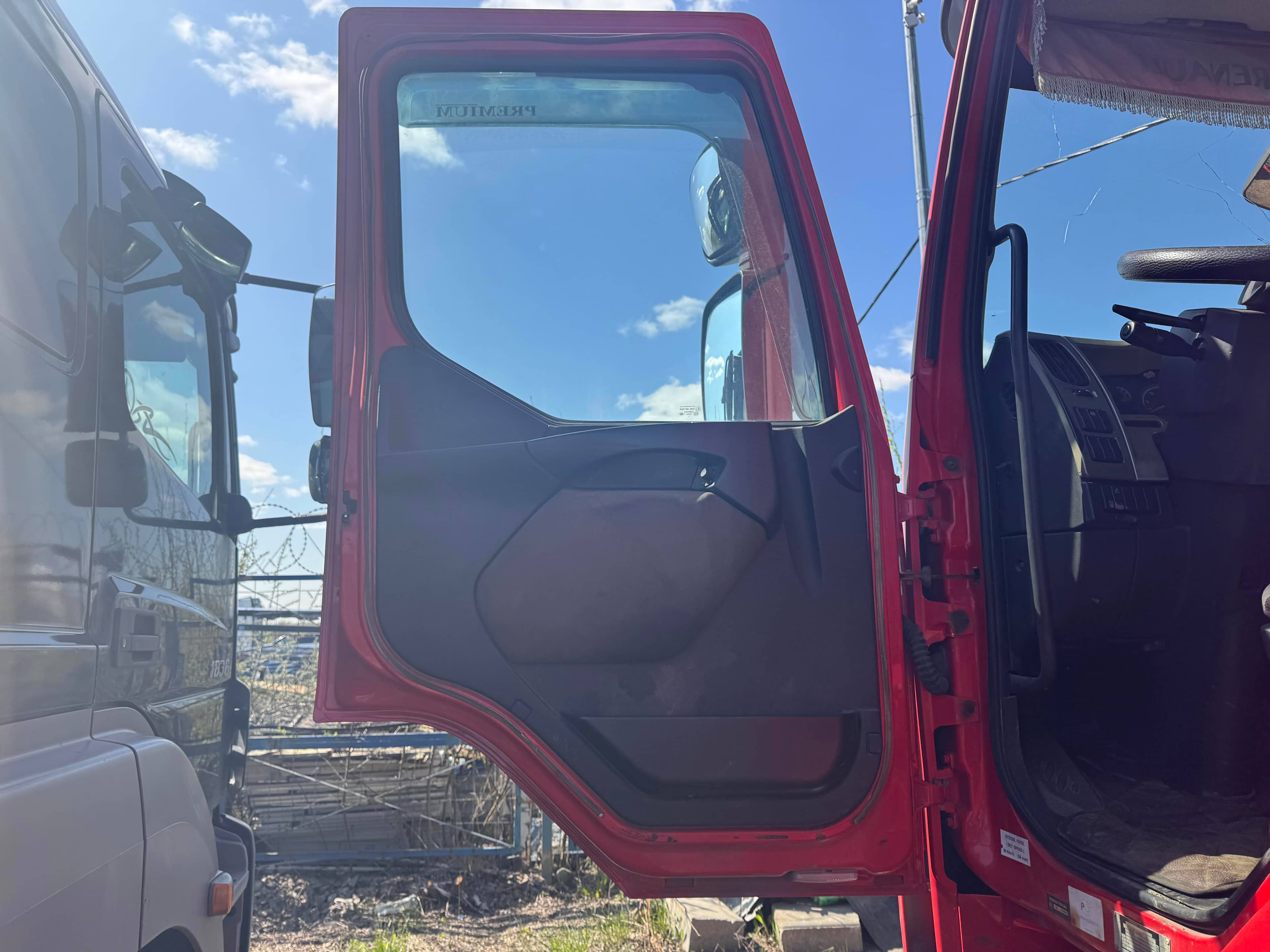 Renault Premium 6X4 430 ,  1 550 000 км, 2013 года в лизинг