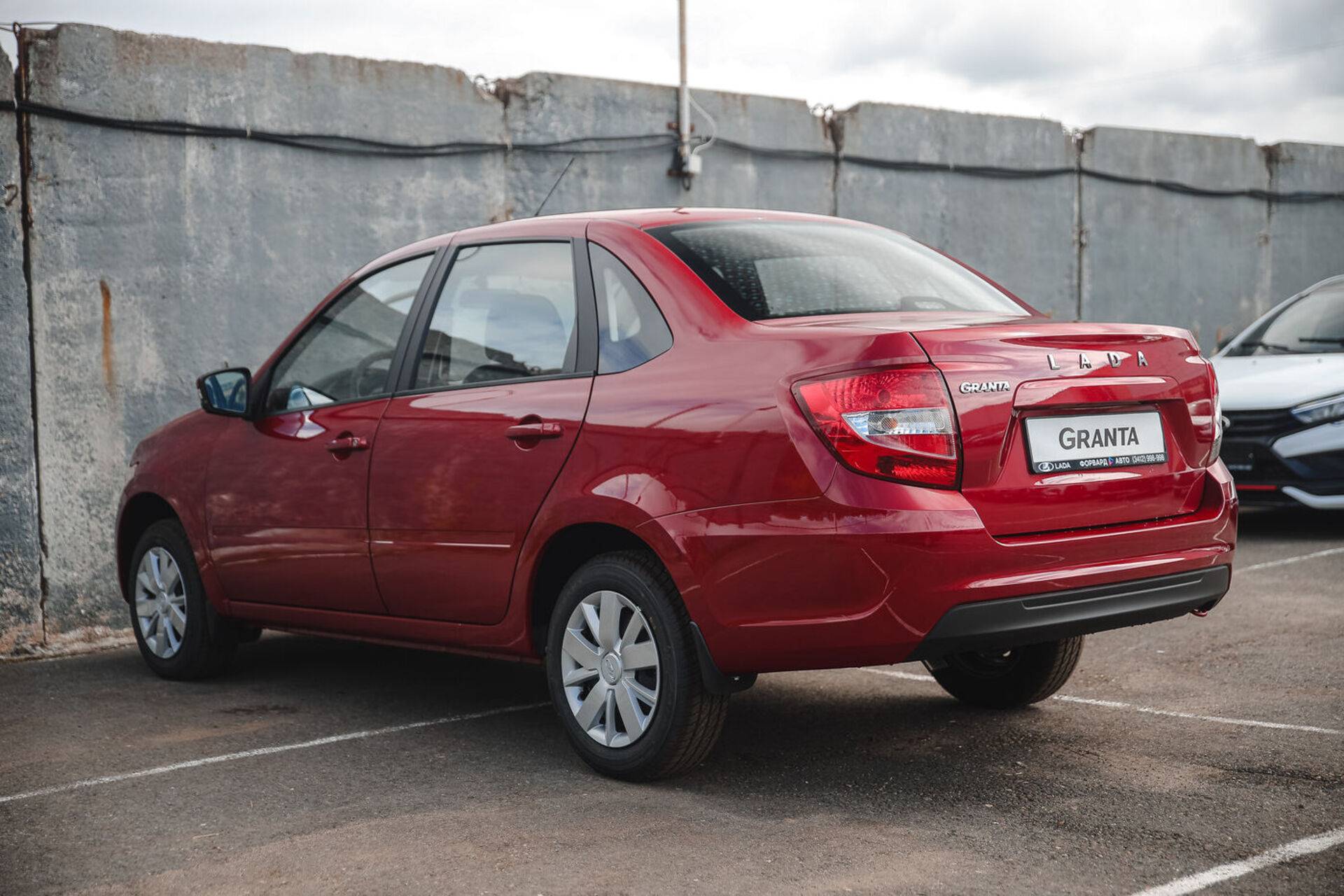 Lada Granta седан Comfort 1.6 90hp 5MT