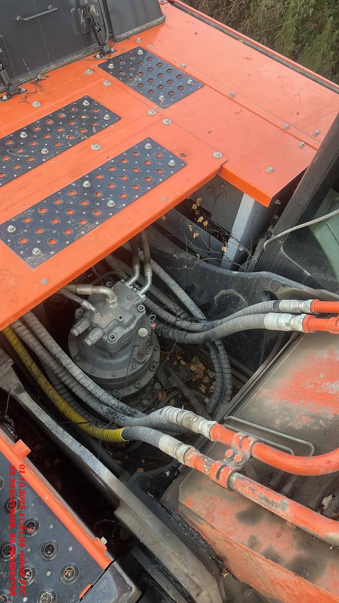 HITACHI ZX330-5A,  12 371 км, 2023 года в лизинг