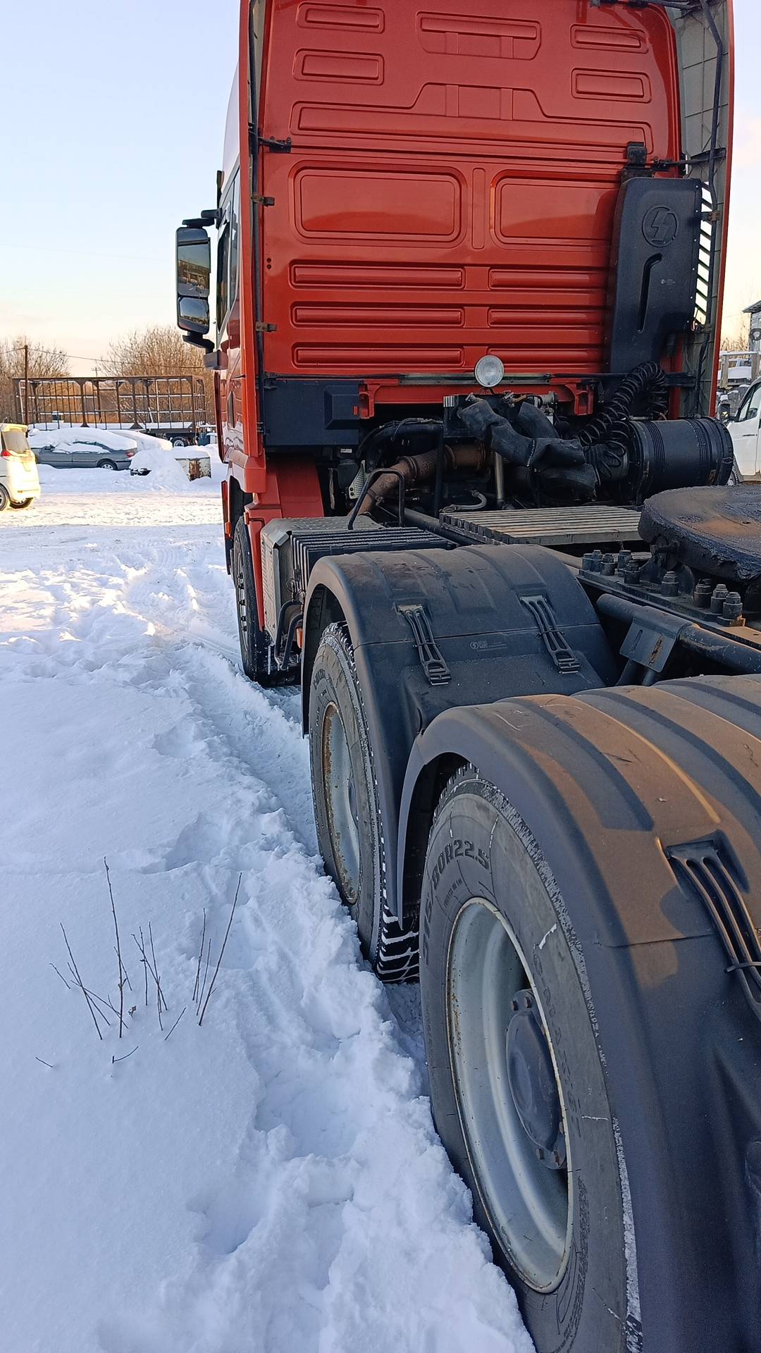 Shacman SX42584V324,  532 956 км, 2022 года в лизинг