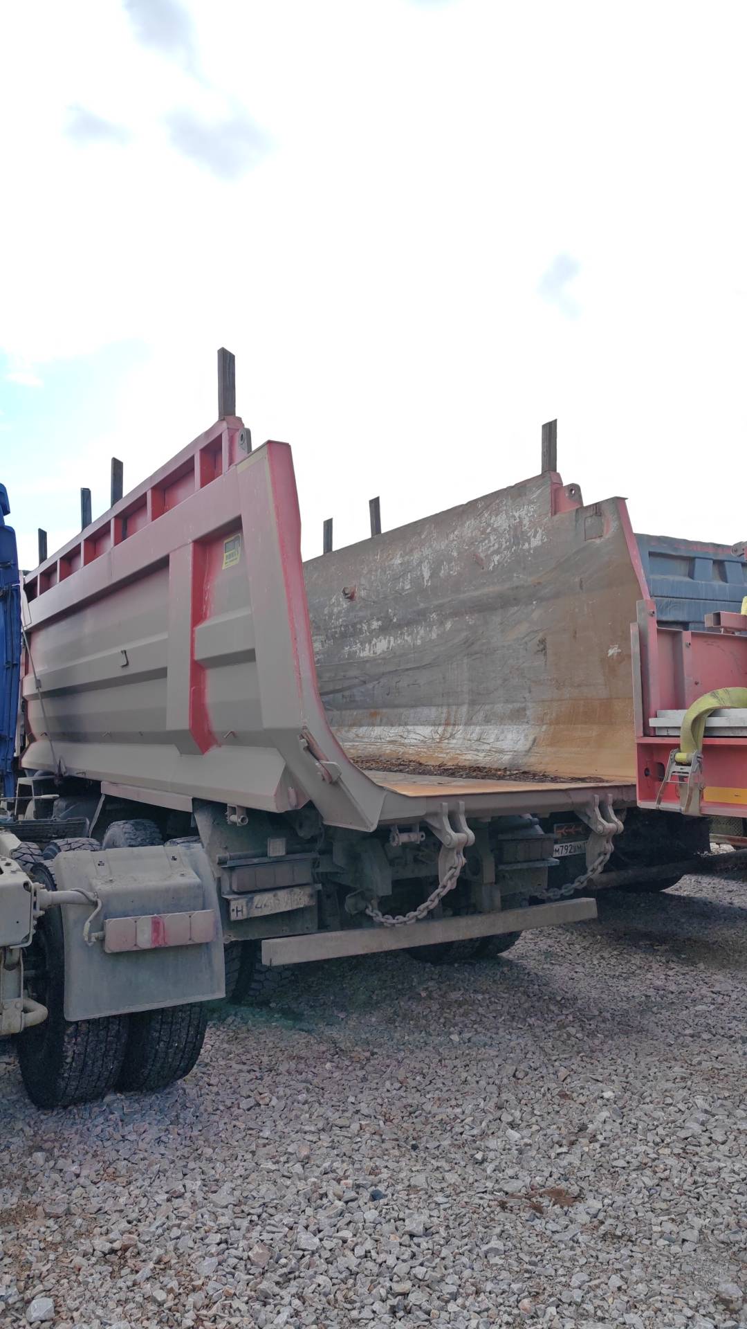 Sitrak ZZ3316V386ME,  142 822 км, 2022 года