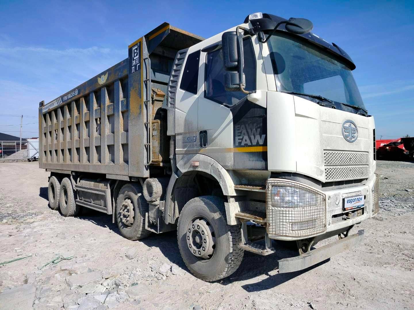 FAW CA3310P66K24T4E5 8х4,  99 532 км, 2023 года в лизинг