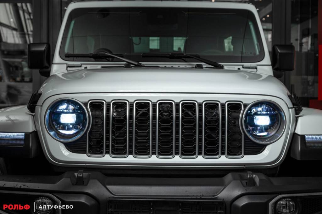 Jeep Wrangler Sahara 2.0T 8AT