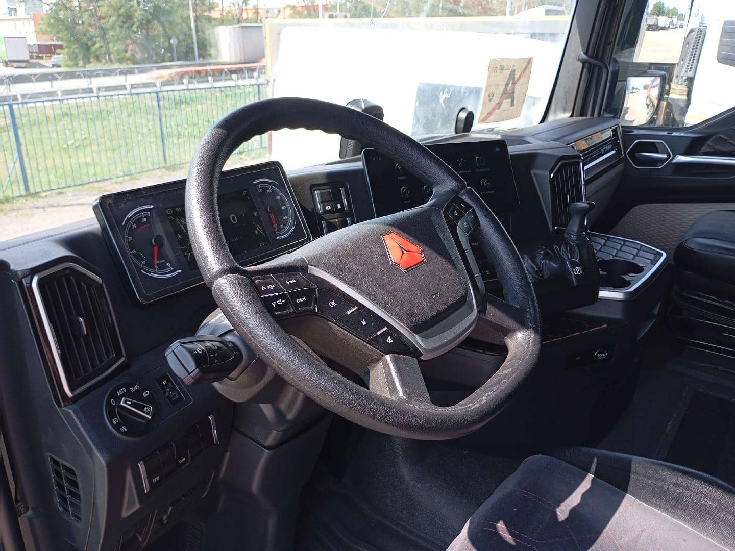 Sitrak С7Н MAX 6×4 ZZ4256V364HE,  187 718 км, 2023 года в лизинг