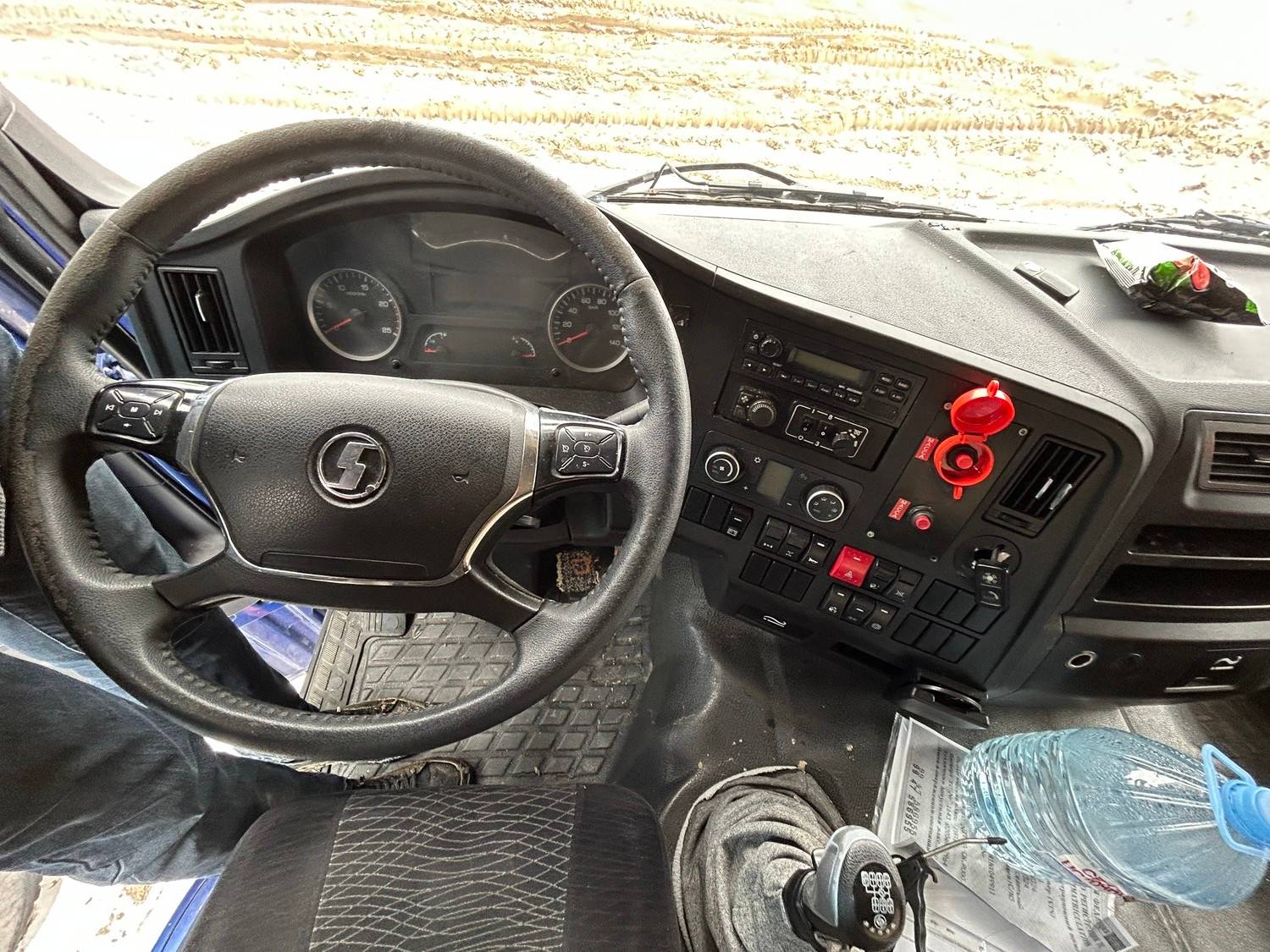 Shacman SX42584V324,  281 354 км, 2022 года в лизинг