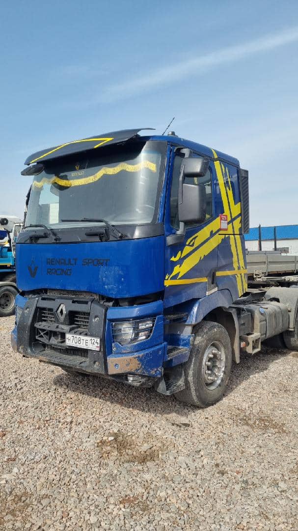 Renault C 440 6X4 (Sleeper Cab),  640 000 км, 2018 года в лизинг