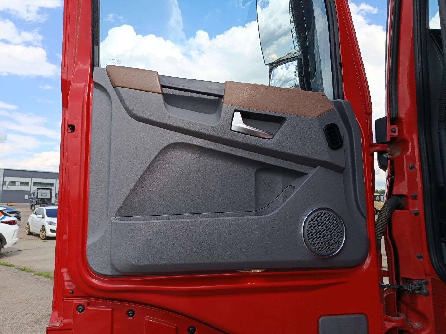 DongFeng DFH4180 4x2 (KX, Евро-6),  493 364 км, 2023 года в лизинг