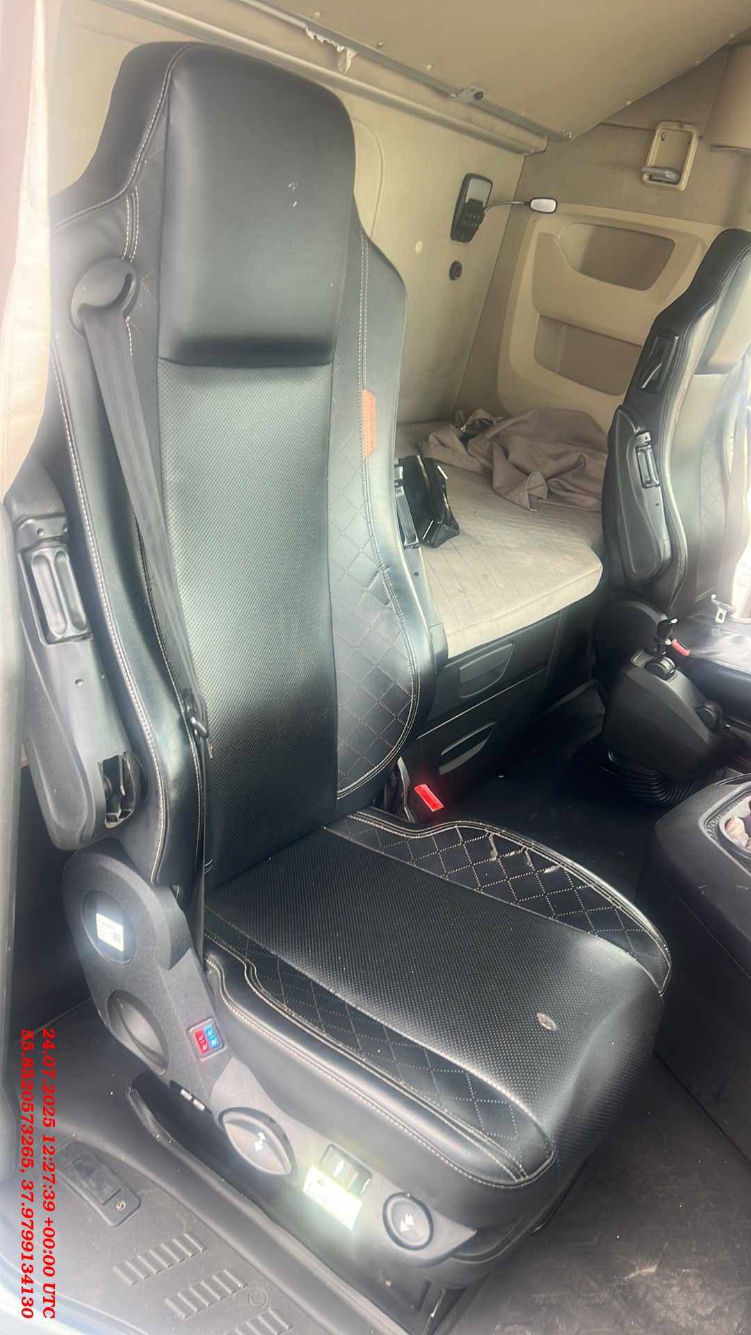 Shacman SX4188YY381,  586 210 км, 2023 года в лизинг