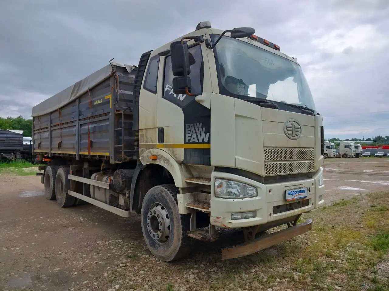 FAW CA3250P66K24T1E5 6х4,  130 404 км, 2022 года в лизинг