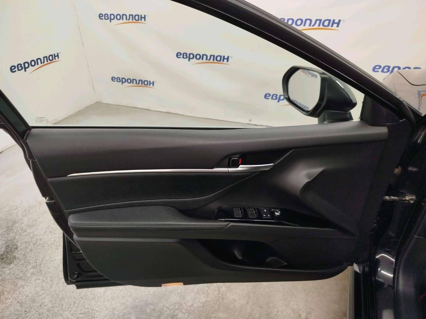 Toyota Camry,  63 766 км, 2023 года в лизинг