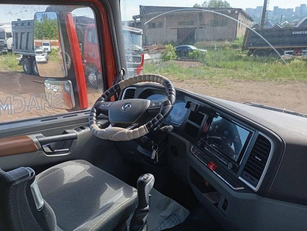 Shacman SX42584V324,  190 623 км, 2024 года в лизинг