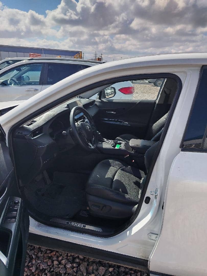 Toyota Venza,  42 161 км, 2023 года в лизинг