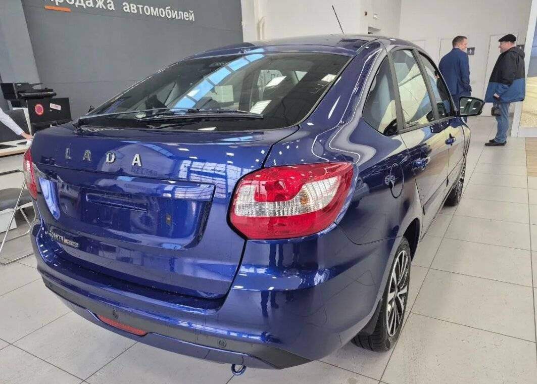 Lada Granta седан #CLUB 24 1.6 90hp 5MT