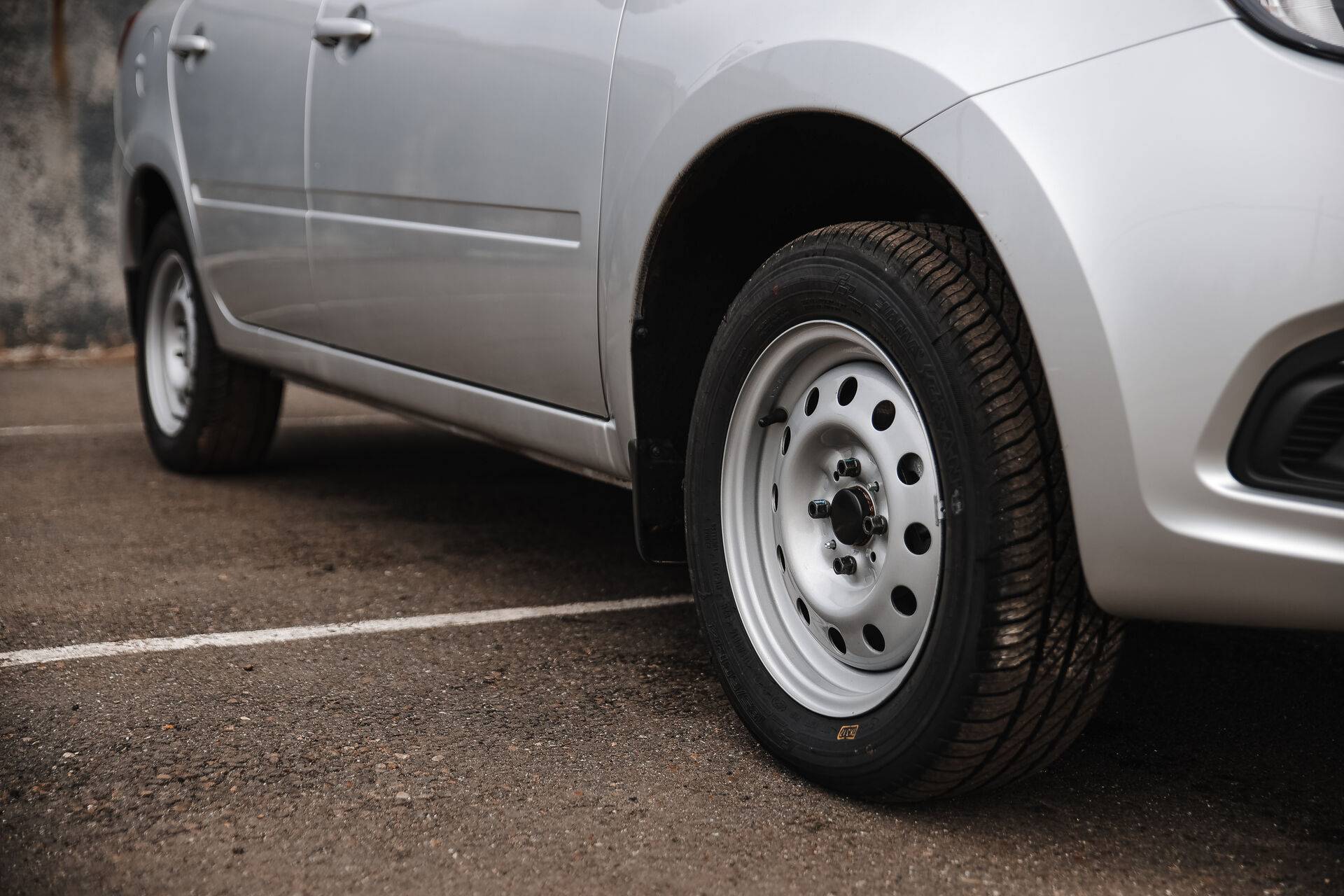 Lada Granta седан Classic 24 Кондиционер 1.6 90hp 5MT