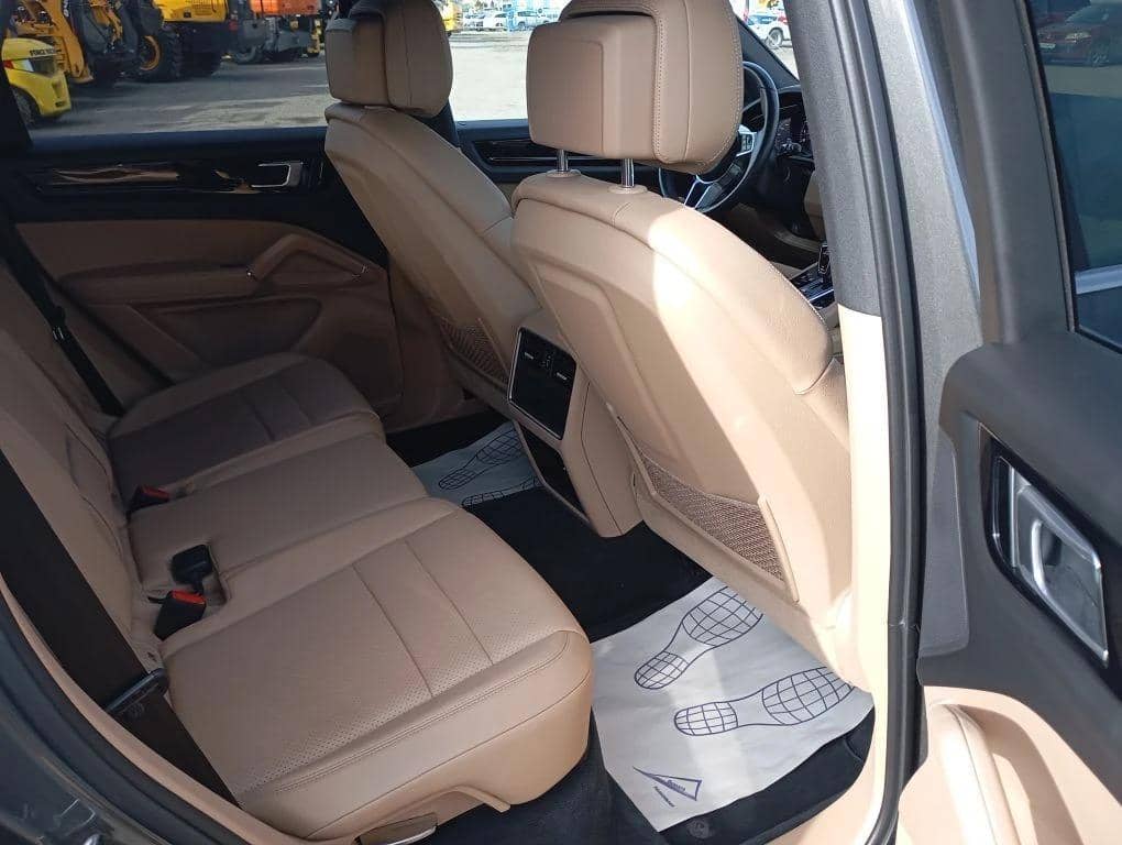 Porsche Cayenne,  55 102 км, 2021 года в лизинг