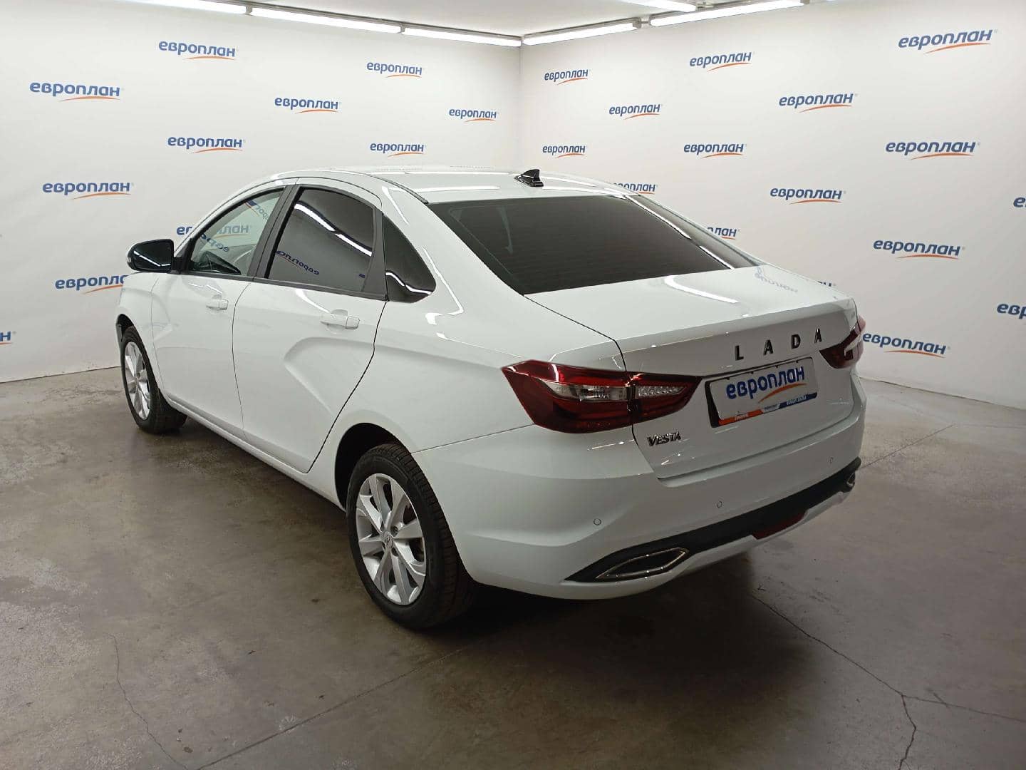 Lada Vesta седан,  44 977 км, 2025 года в лизинг
