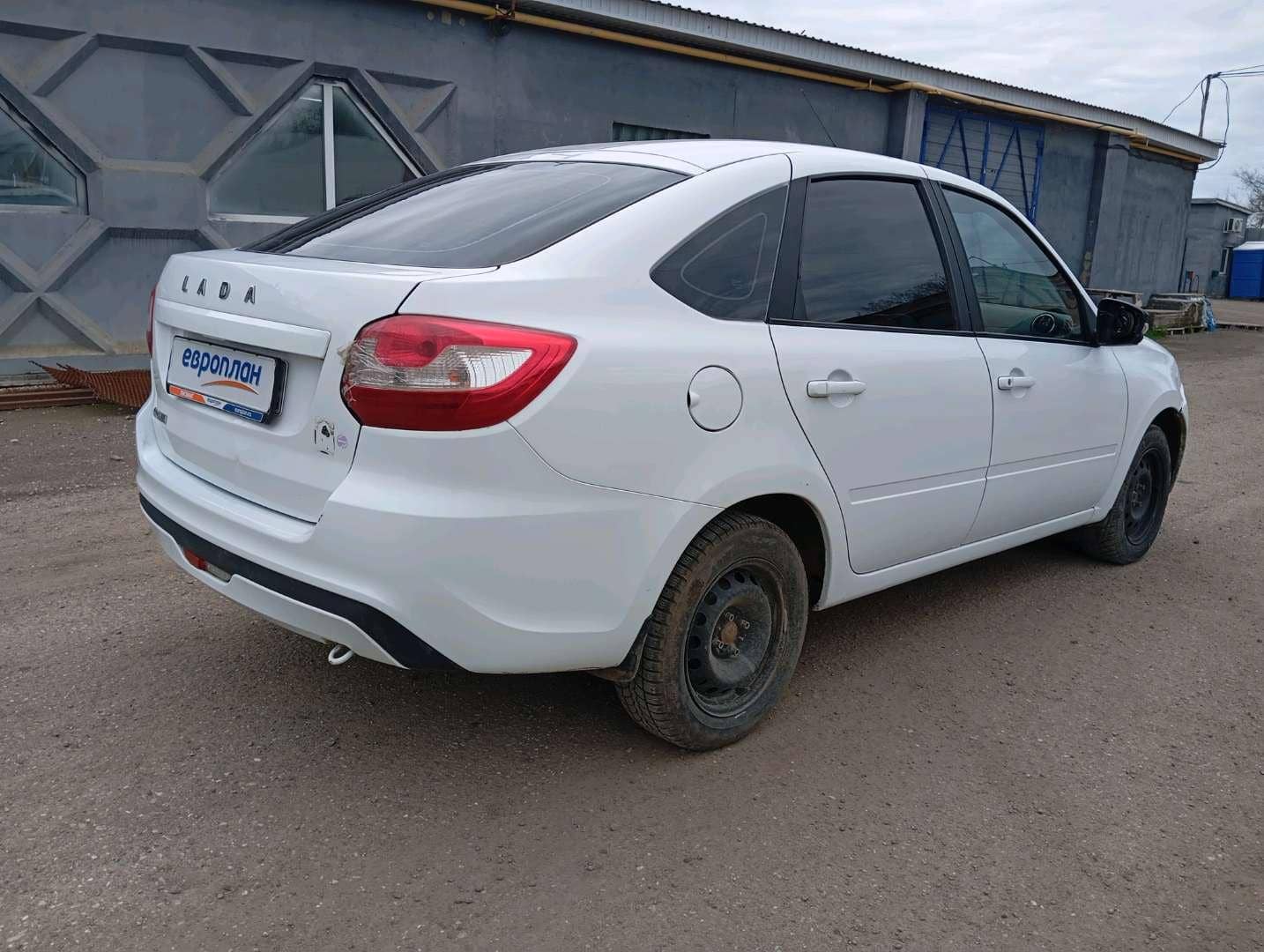 Lada Granta лифтбек,  92 093 км, 2024 года в лизинг
