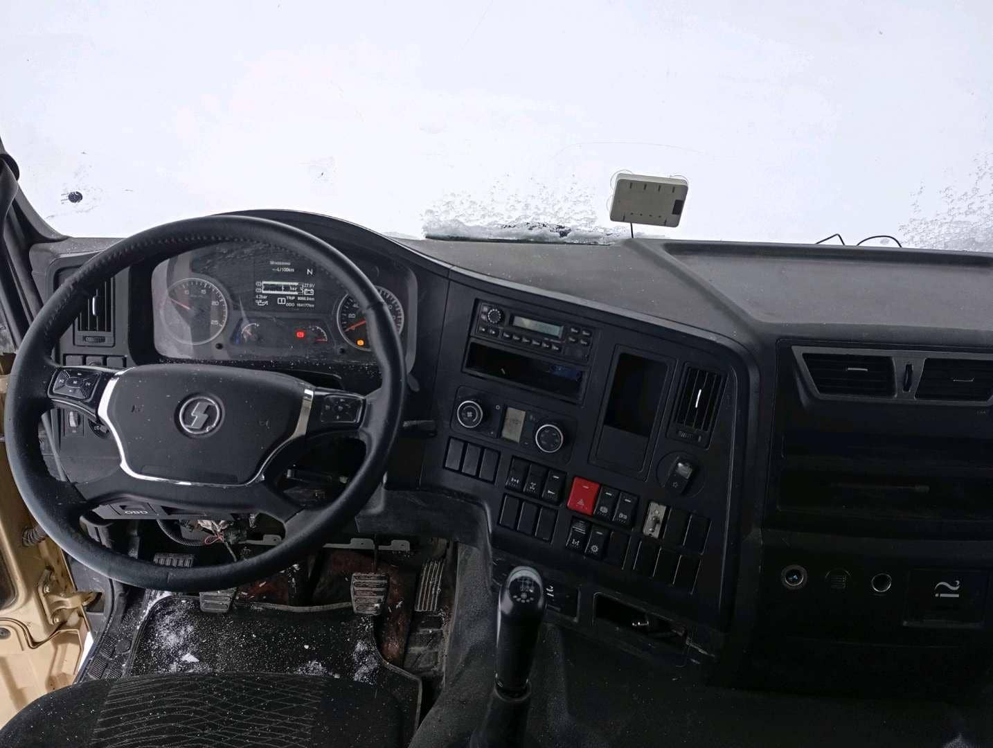 Shacman SX33186T366,  164 177 км, 2021 года в лизинг