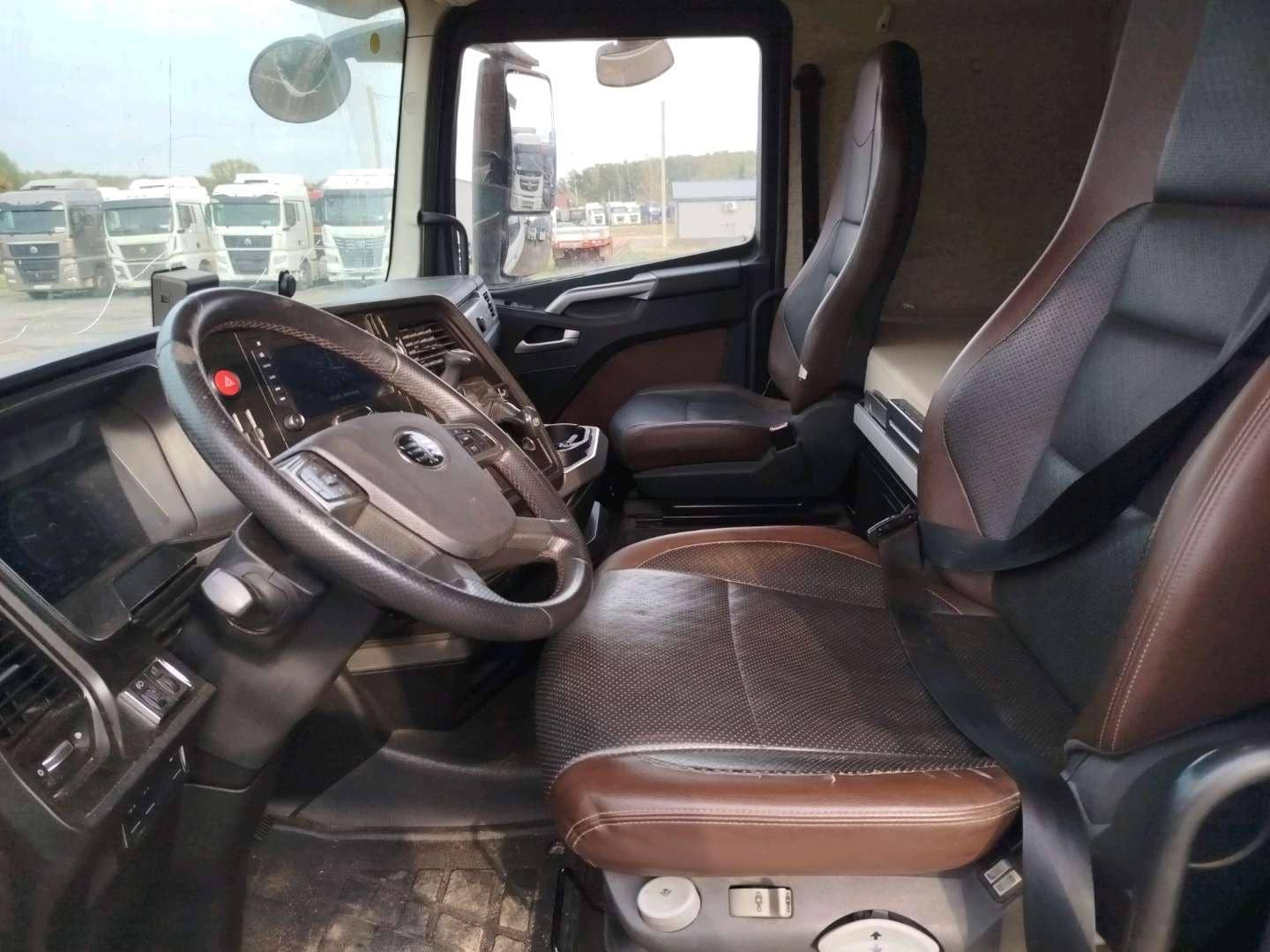 FAW CA4180P77K25E5 4x2,  565 261 км, 2023 года в лизинг