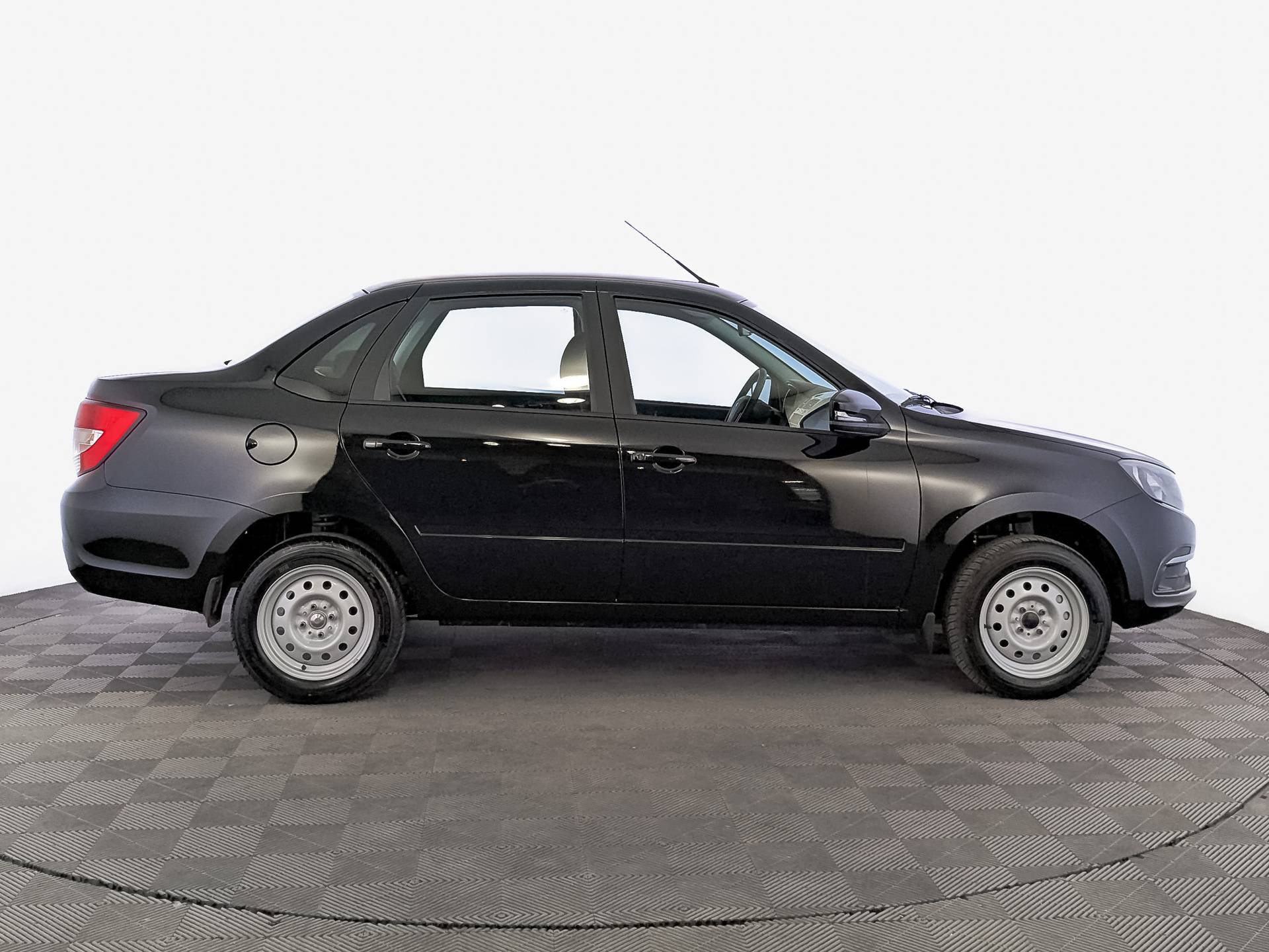 Lada Granta седан Classic 24 1.6 90hp 5MT