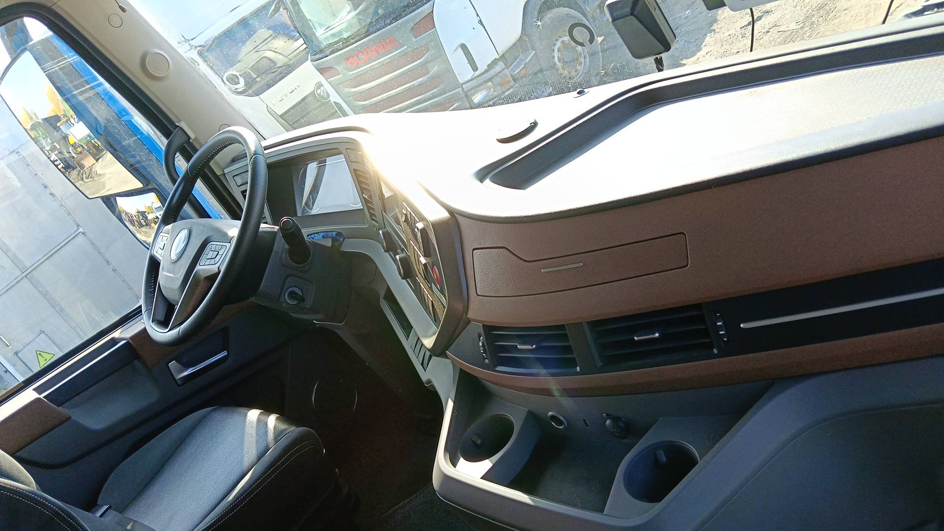 DongFeng GX DFH4180 4x2,  83 610 км, 2024 года в лизинг