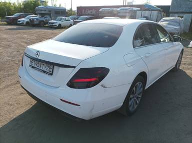 Mercedes-Benz E седан