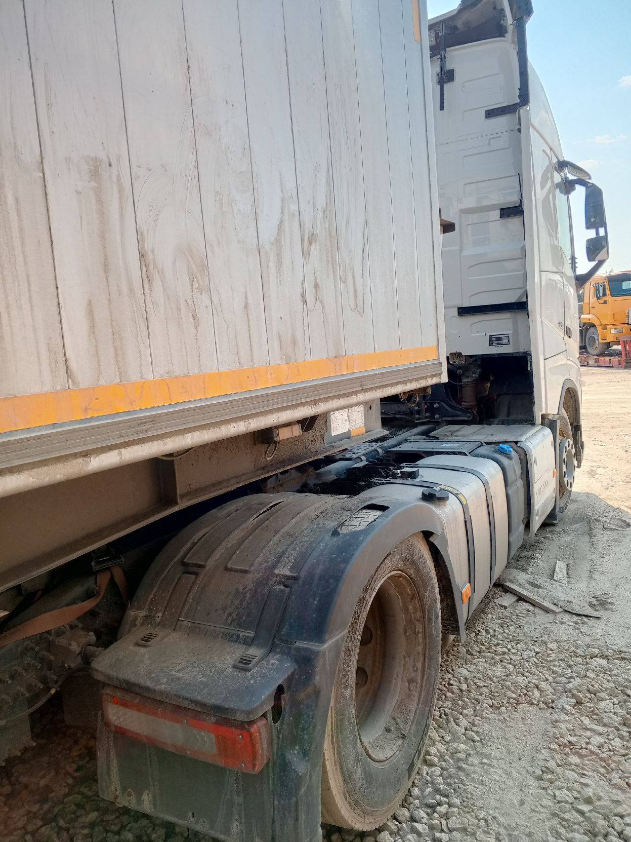 Volvo FH 460 4x2 (FH Globetrotter XL),  643 999 км, 2022 года в лизинг