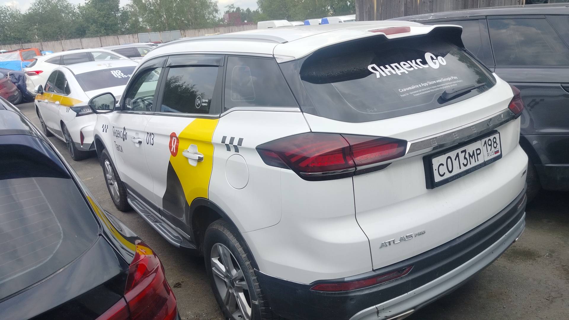 Geely Atlas Pro,  111 237 км, 2024 года в лизинг