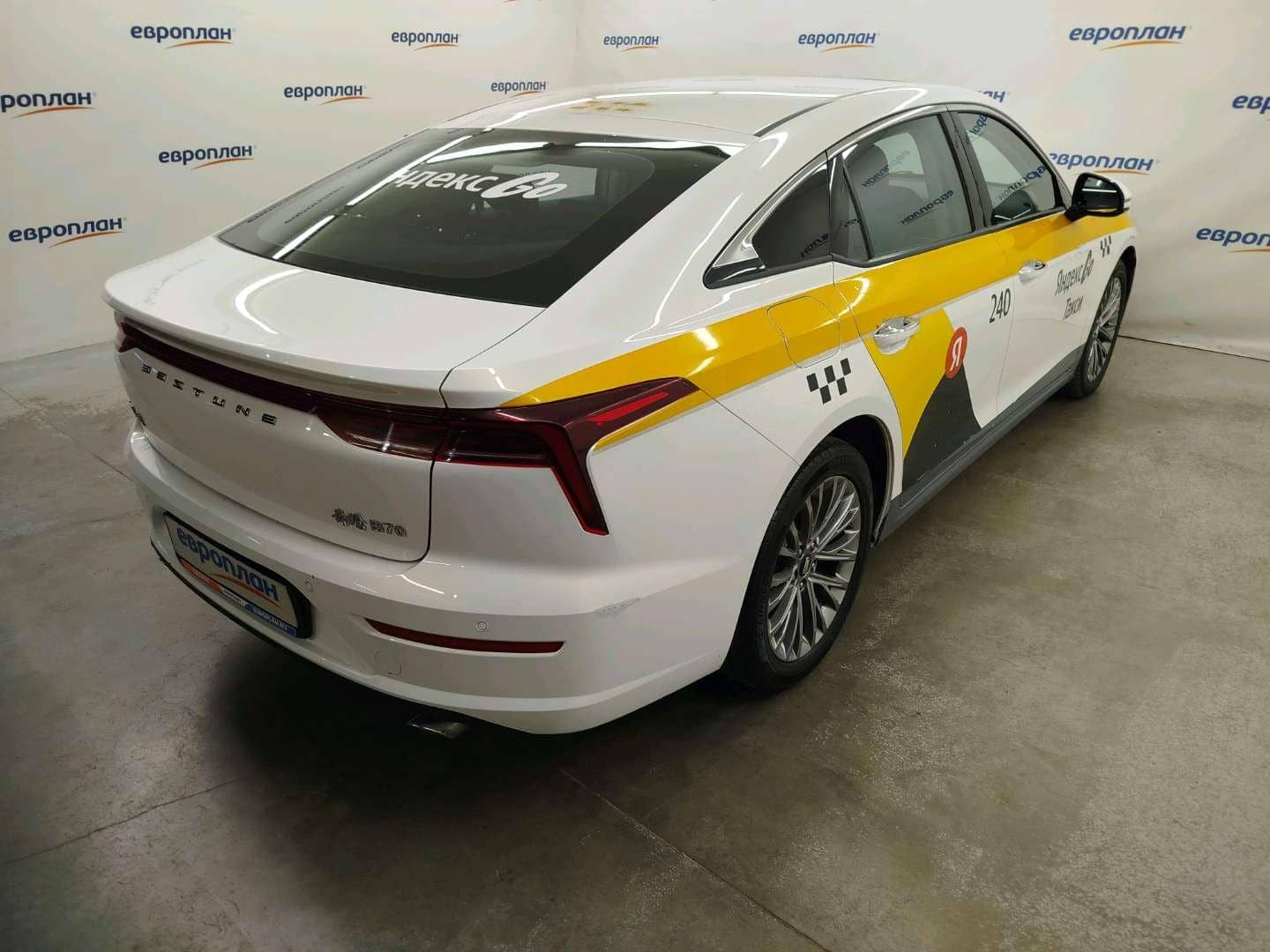 FAW Bestune B70,  125 572 км, 2023 года в лизинг
