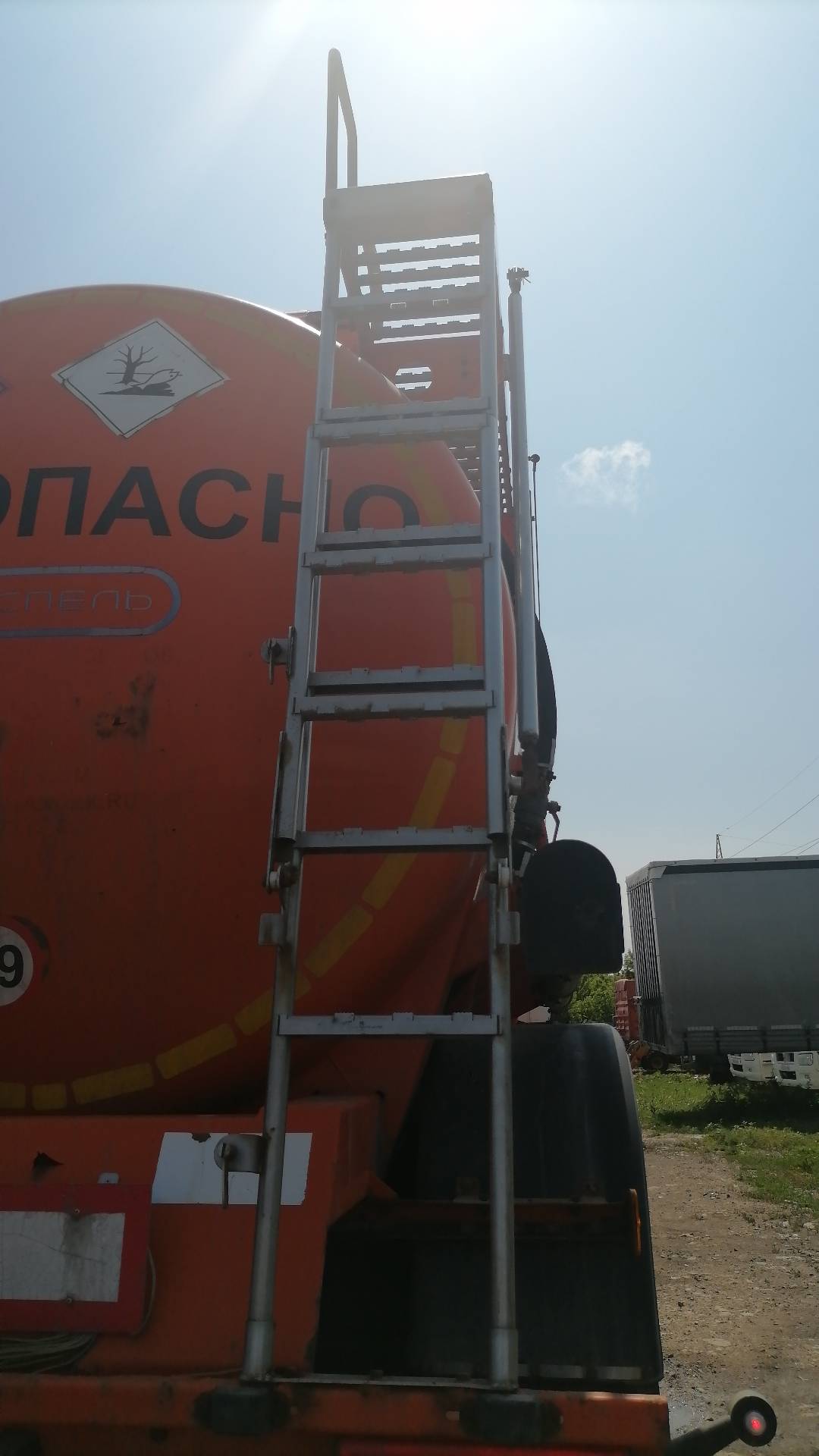 Сеспель Бензовоз SF3328 (964845), 2017 года в лизинг