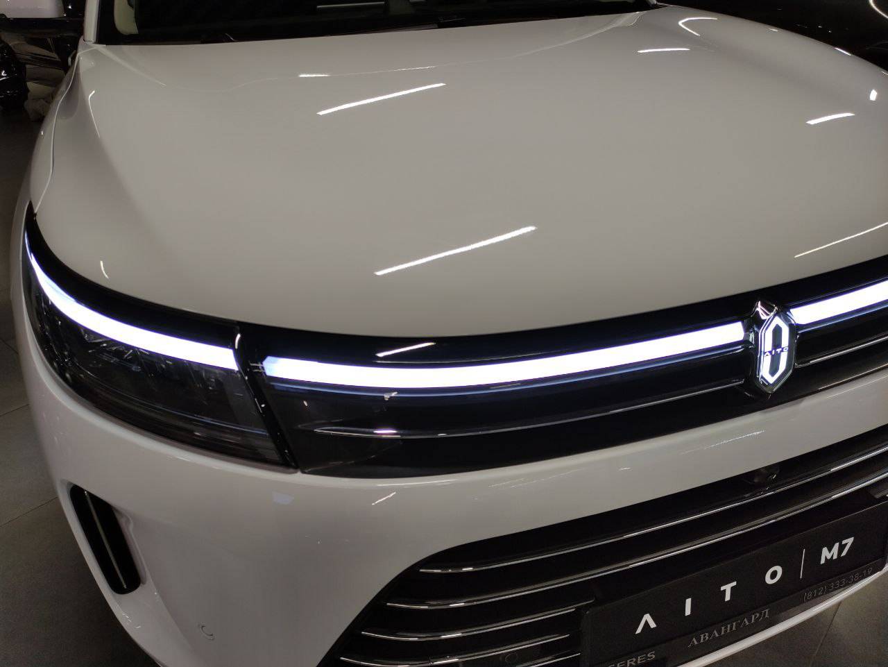 AITO M7 Luxury 4WD 6seats