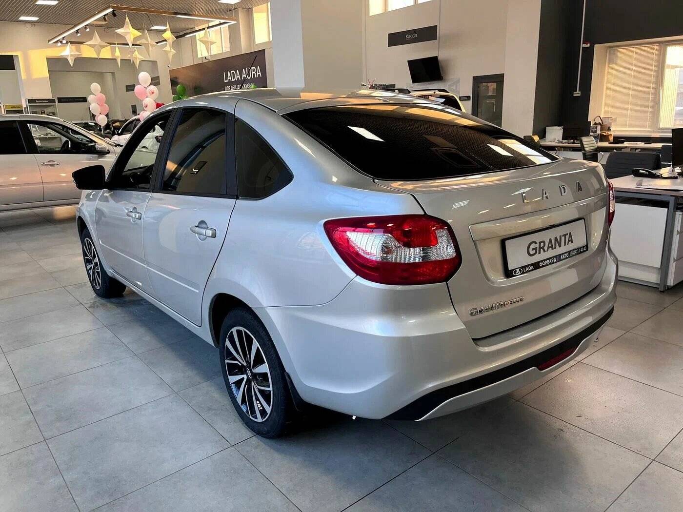 Lada Granta седан #КЛАБ 24 1.6 90 л.с. МТ (#CLUB 24)