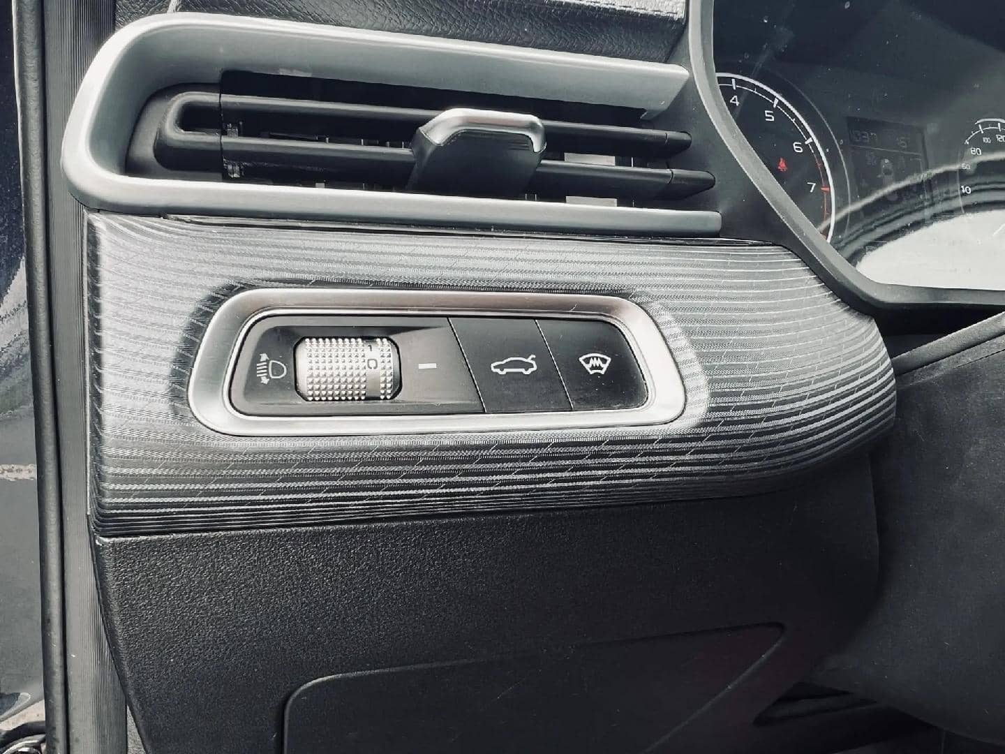 Geely Emgrand,  98 332 км, 2024 года в лизинг