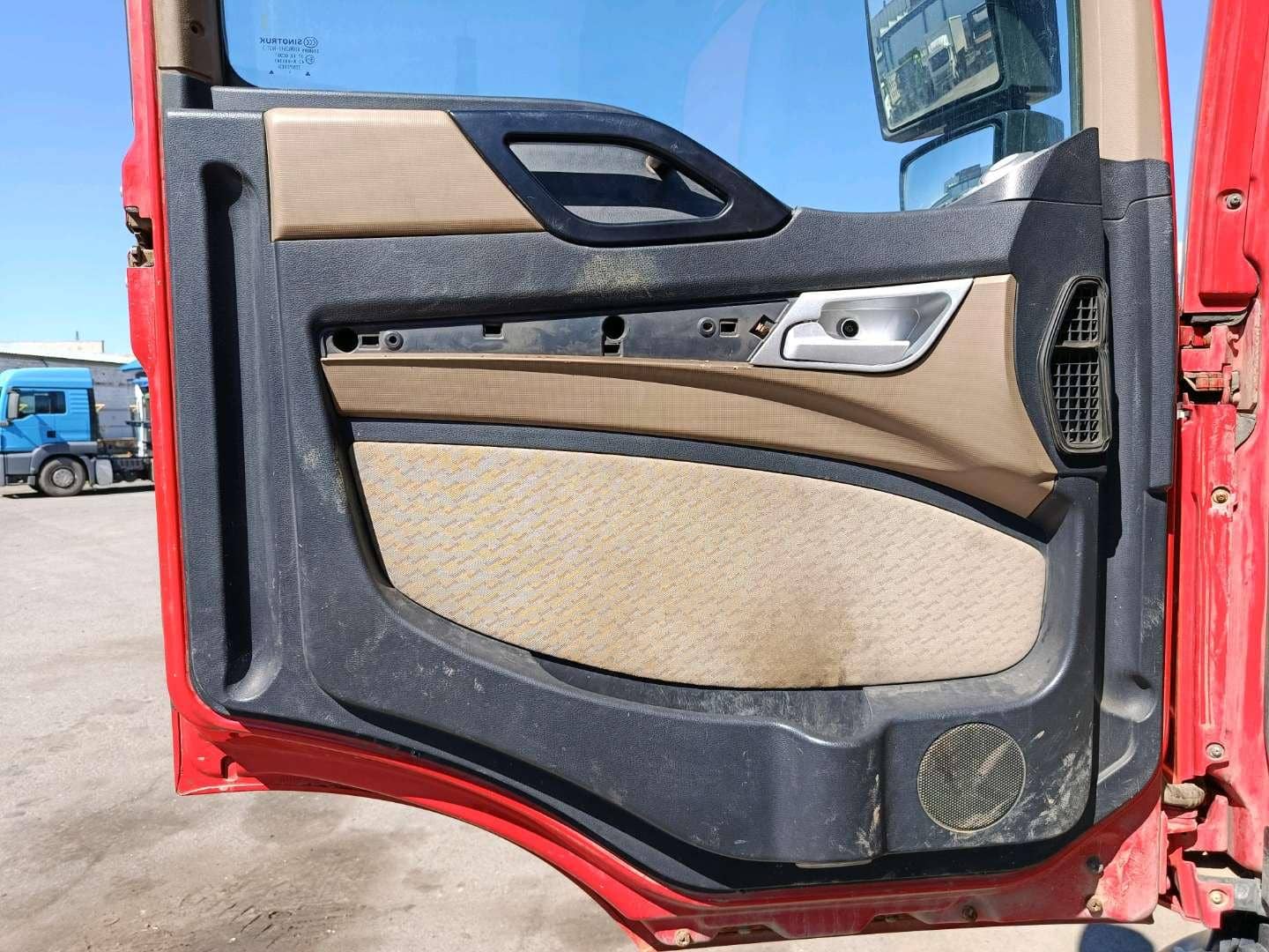 HOWO ZZ3256V384GE 6x4,  200 115 км, 2022 года в лизинг