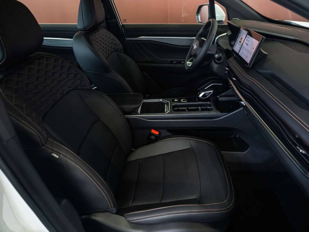 Geely Okavango Flagship 2.0T 7DCT 2WD