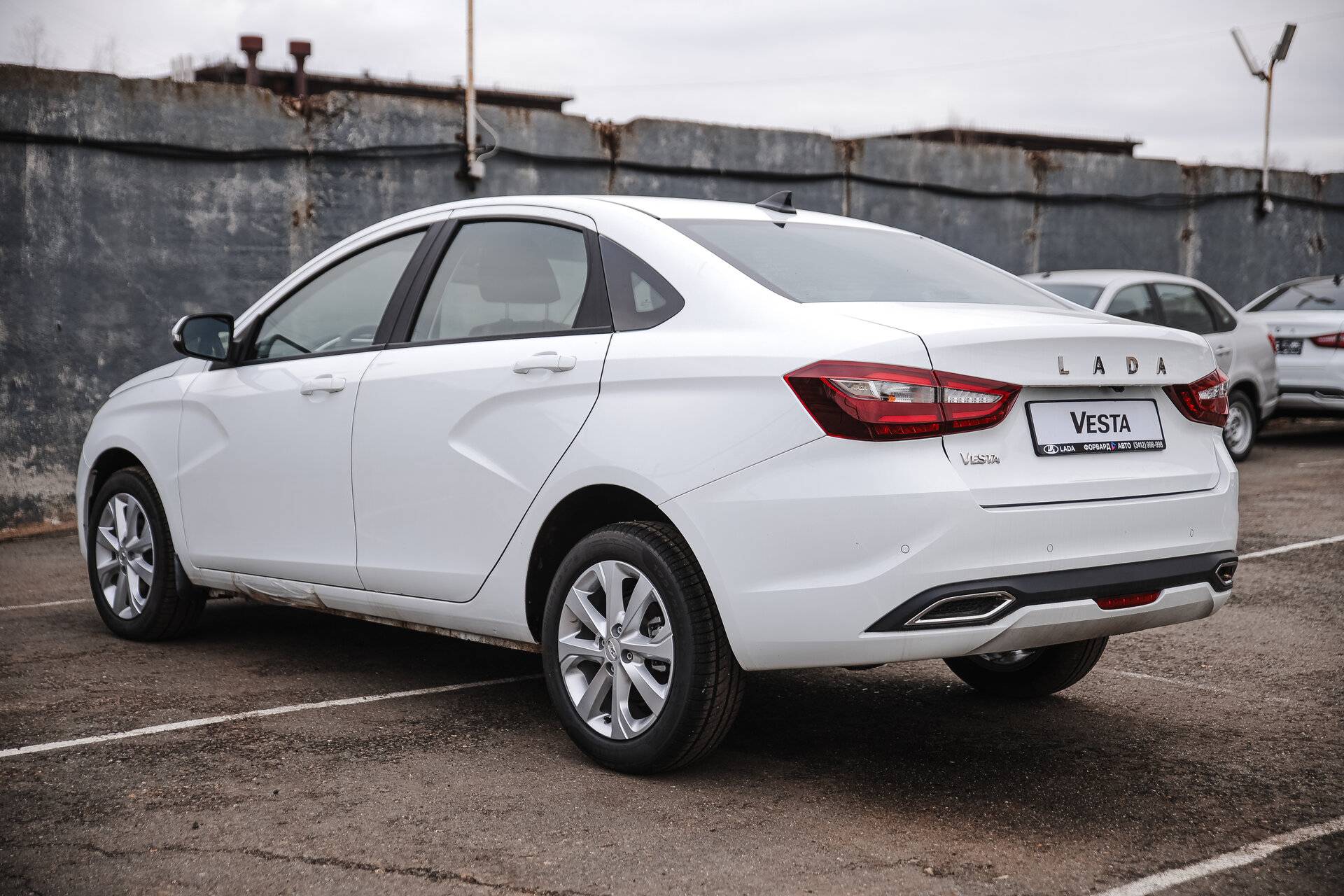 Lada Vesta седан Enjoy 24 1.8 122hp AT