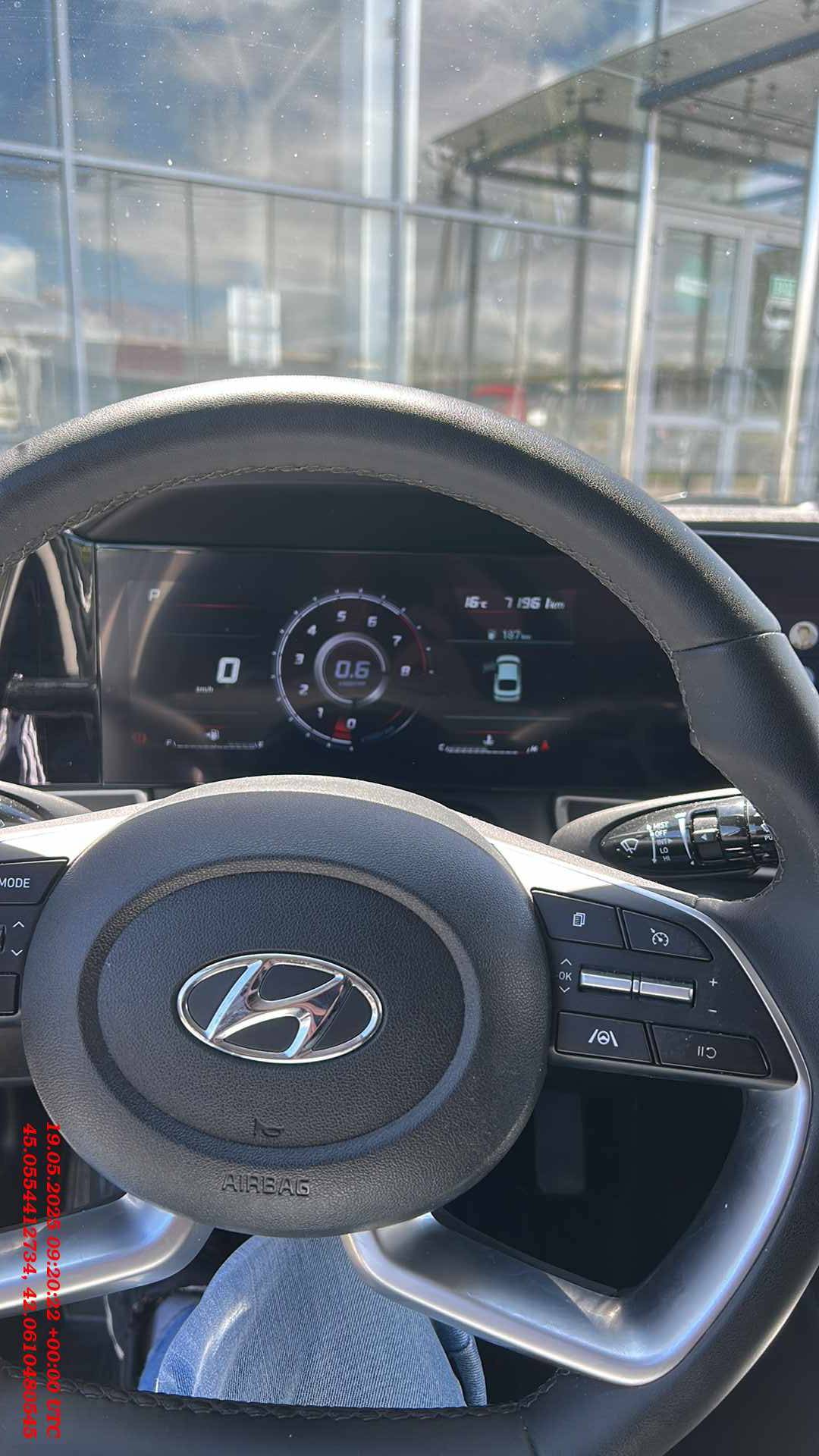 Hyundai Elantra,  71 961 км, 2023 года в лизинг