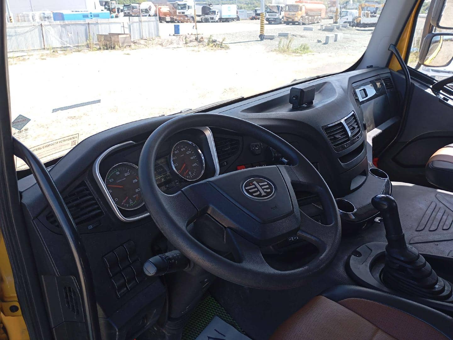 FAW CA3250P66K24T1E5 6х4,  28 693 км, 2024 года в лизинг