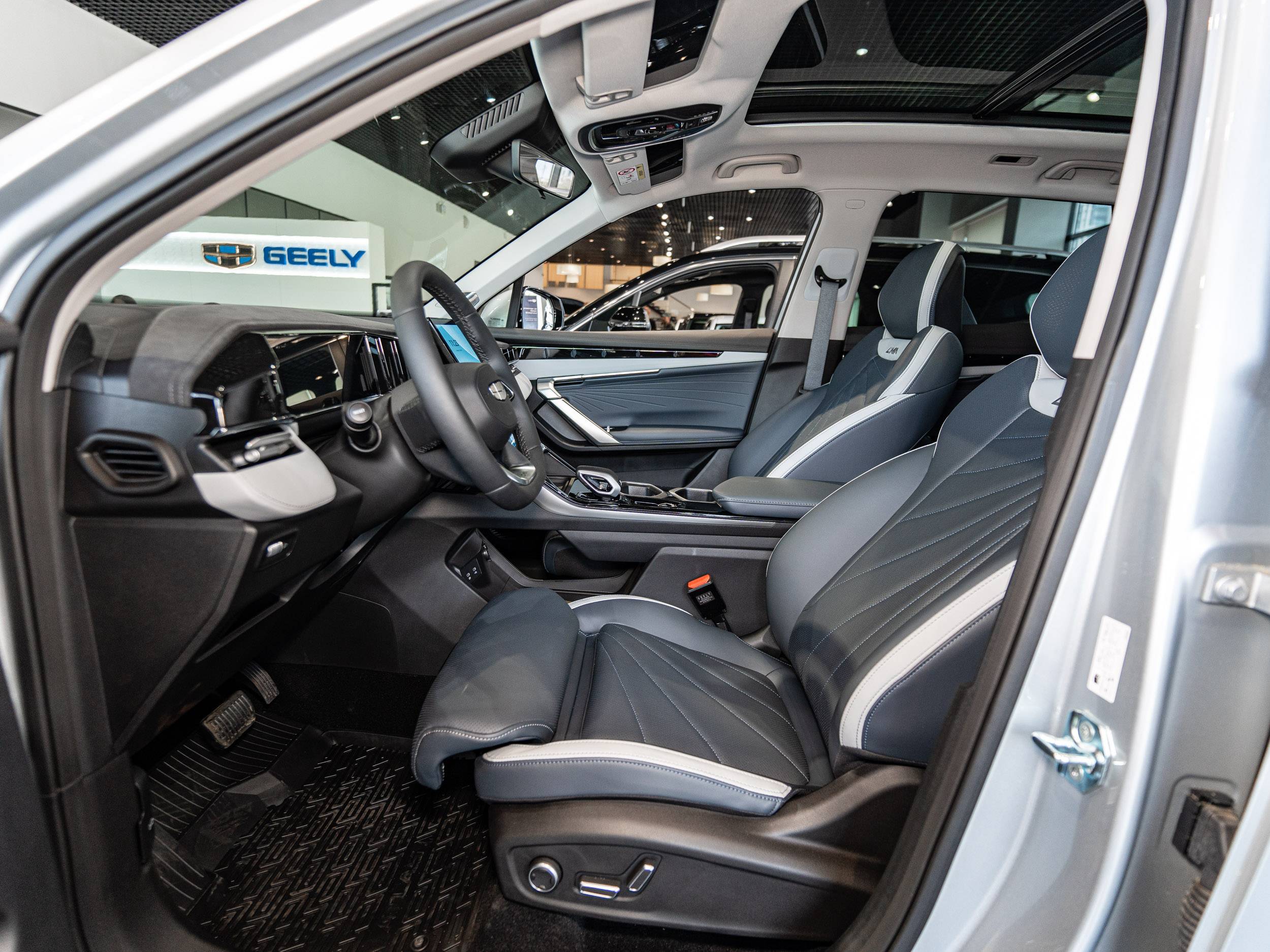 Geely Atlas Флагман 2.0Т АТ полный привод