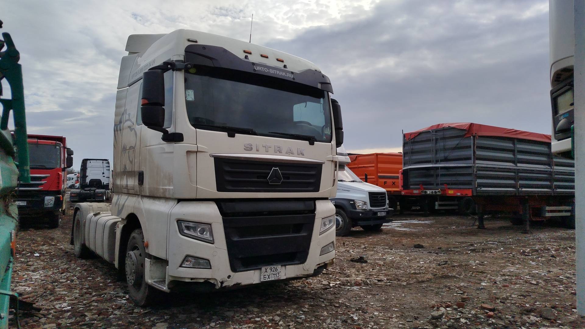 Sitrak C7H 4x2 ZZ4186V361HE,  325 893 км, 2023 года в лизинг